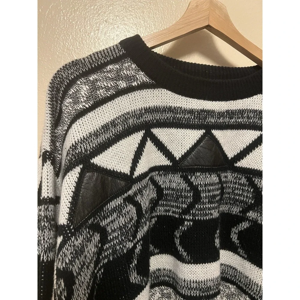 Vtg 90s Gabrielle Geometric‎ Sweater Leather Patch Black White Tribal Funky Sz L